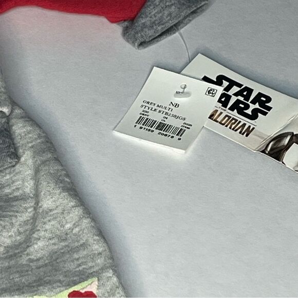 STAR WARS MANDELORIAN 2pc Unisex Infant Set with Baby YODA Gray & Red NEW! - Picture 8 of 8
